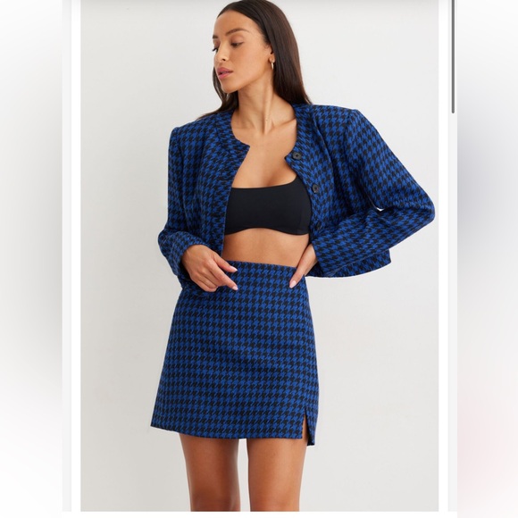 SET! NWT- DYNAMITE Shauna Cropped Button Blazer and Skirt - Picture 8 of 15